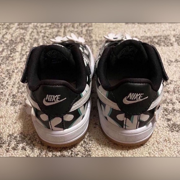 Nike Force 1 Low LV8 EasyOn Toddler Shoes (Black/Spring Green/Gum - Picture 7 of 9